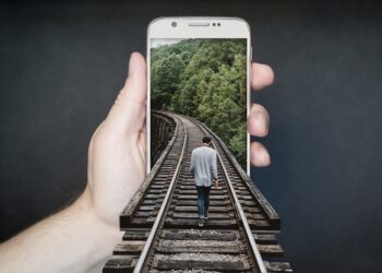 Страх залишитися не на зв’язку – номофобія