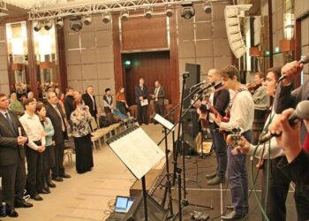 Оксана Козунь-Турцер дала в Харкові і Дніпрі концерт, а Василь Стойка провів місіонерське служіння