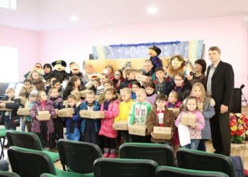 Виставу для дітей з малозабезпечених родин організували адвентисти у м. Кам’янське