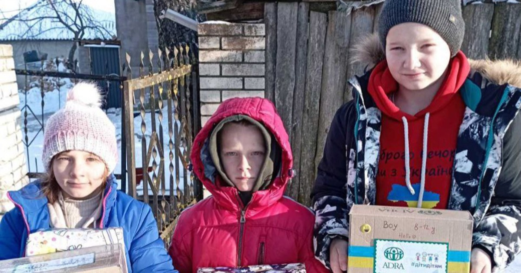 Тисяча дітей на Буковині отримала подарунки від проєкту “Діти – дітям”