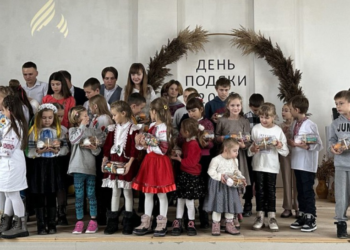 Адвентисти міста Камінь-Каширський  провели свято подяки у новій церковній будівлі