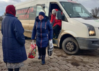 Тривають соціальні перевезення до критично важливої інфраструктури в Донецькій області
