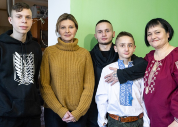Адвентисти подарували першій леді України християнські книги