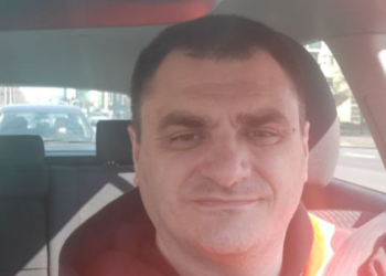 Іноді доводилося ночувати в офісі, щоб відвозити біженців у аеропорти
