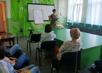 Адвентистська психологиня провела для жителів Нікополя тренінг «Ці важкі підлітки»