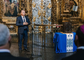 Унікальна Рукописна Біблія об’єднала тисячі українців: проєкт представили в Софії Київській