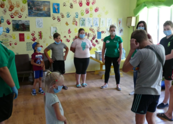 Психологи ADRA Україна дарують гарний настрій діткам у Жованці та Майорську