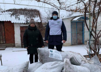 ADRA Україна допомагає підготуватися жителям Донецької області до зимового періоду