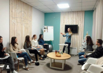 У Кривому Розі відкрився клуб з вивчення мови жестів або сурдоперекладу