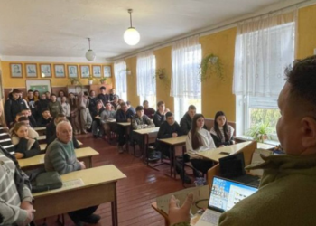 Волонтерська команда «Відчайдушні» представила медичні евакуаційні автомобілі