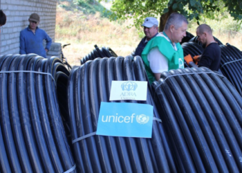 Укладання труб в селах Донецької області від ADRA Ukraine і UNICEF Ukraine