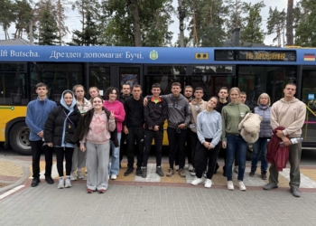 Студенти та працівники УГІ допомогли у ліквідації наслідків обстрілу в Петропавлівській Борщагівці