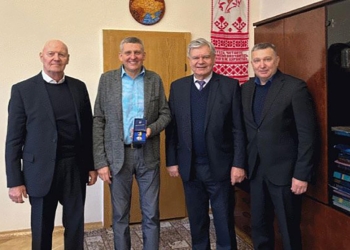 Директор благодійної організації «Вихід є!» отримав наукову відзнаку за роботу з постраждалими від війни
