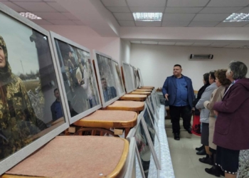 «Серце стискається під час споглядання цих світлин»: “Відчайдушні” презентували фотовиставку в Мукачеві