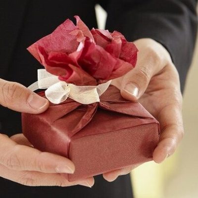 celebratoday-gift-giving-day-1